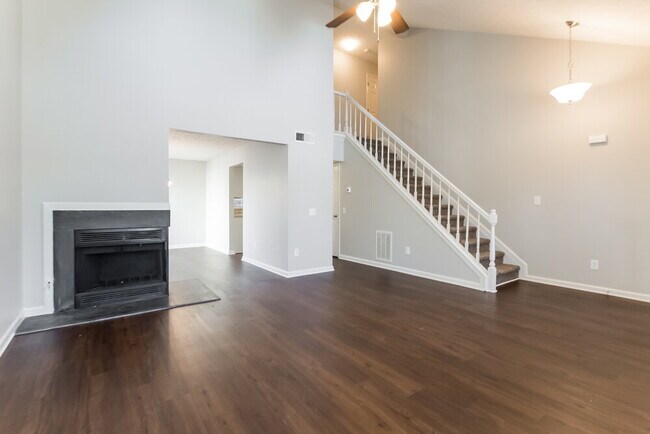 Foto del edificio - 1902 Shadbark Ct