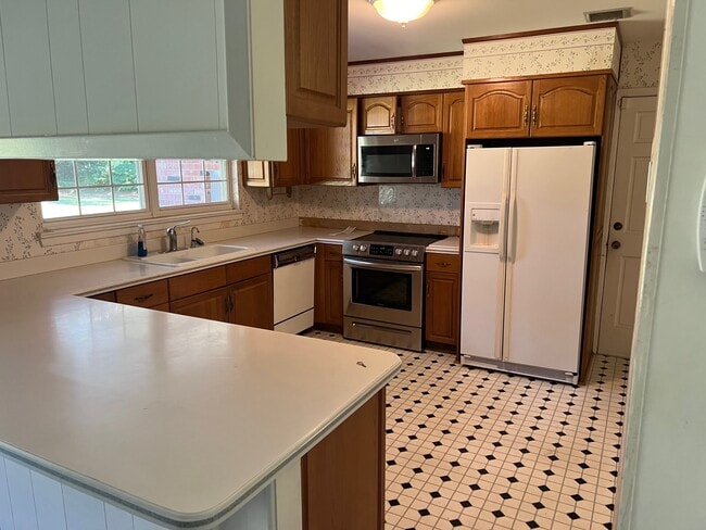 Building Photo - 1810 N 58th Ave