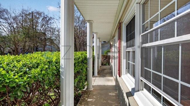 Building Photo - 324 Busher Rd