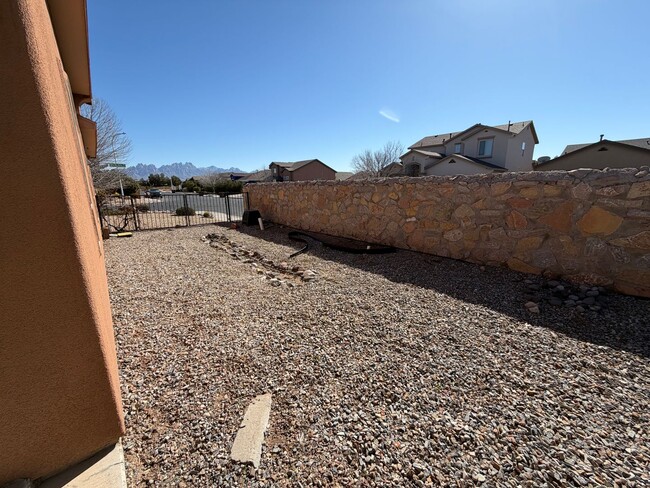 Building Photo - Close to Metro Verde