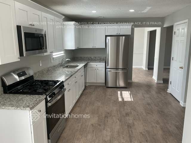 Foto del edificio - 685 Meadows Ln