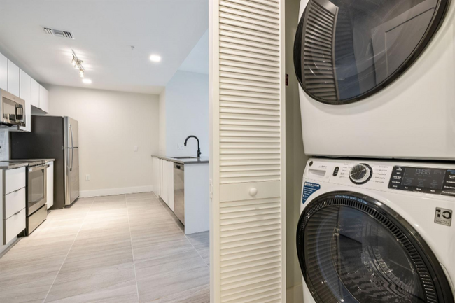 Foto del edificio - 120 N Compass Way