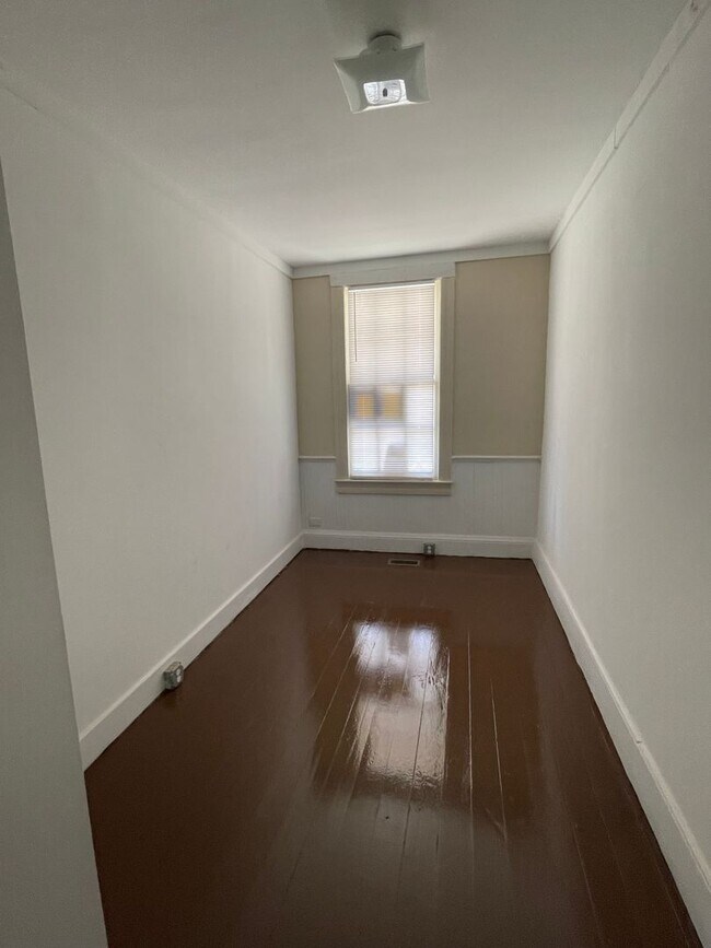 Foto del edificio - Charming Downtown Orangeburg Victorian Condo