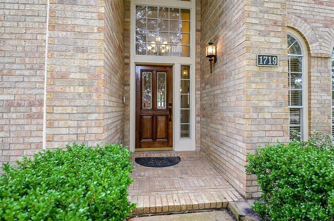 Foto del edificio - 1719 Cantigny Ln