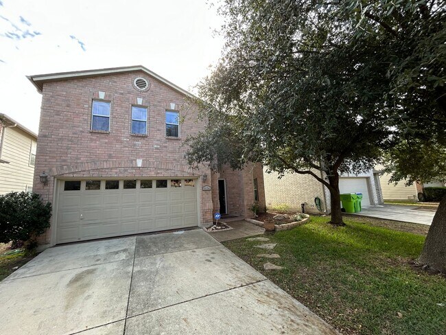 Foto del edificio - **MOVE-IN SPECIAL** JAW-DROPPING Two Story...