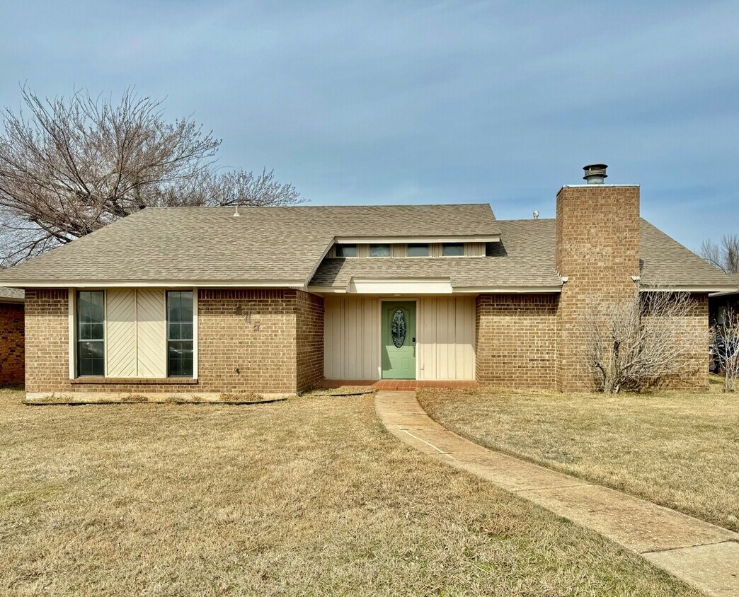 Primary Photo - 605 NW 138th St