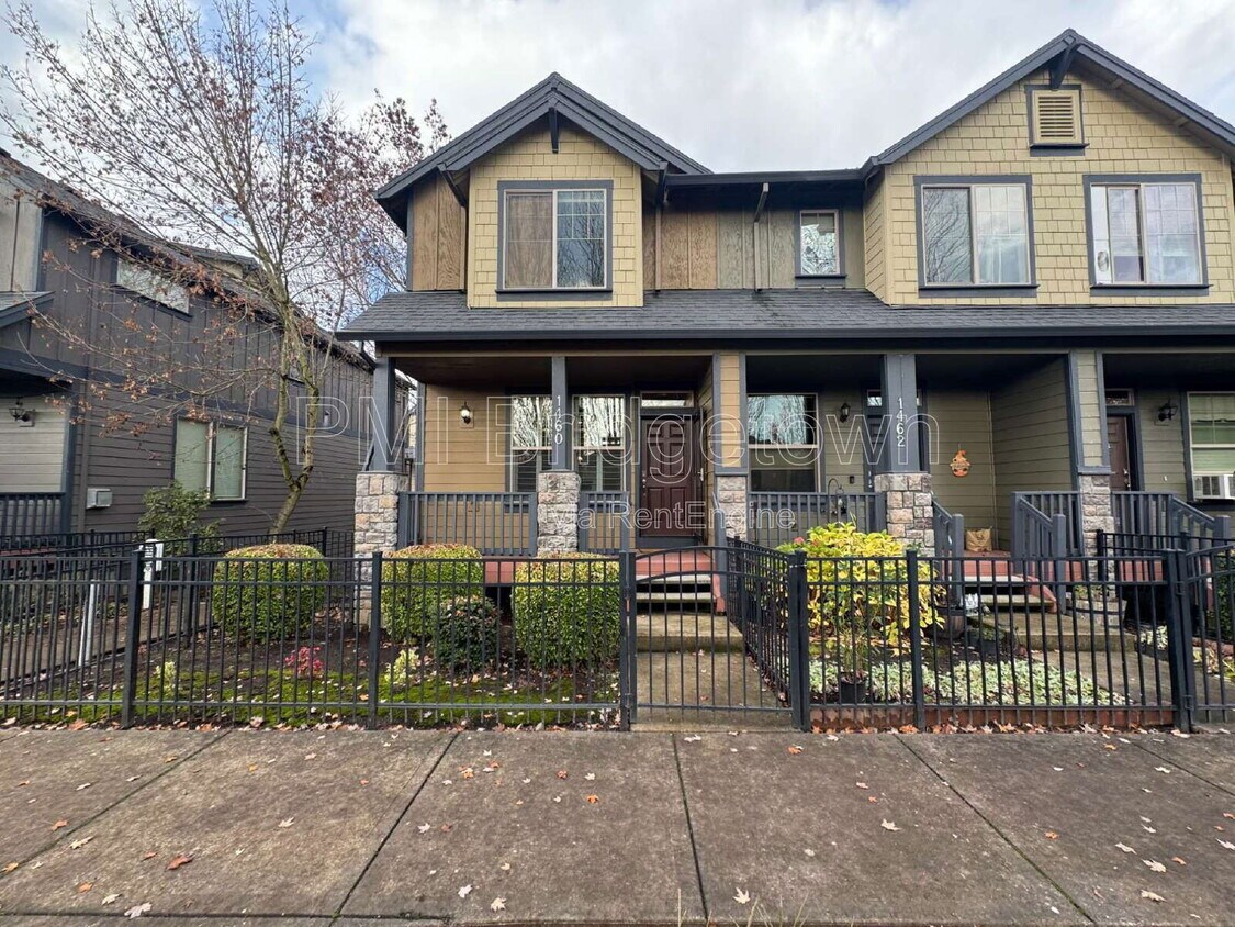 Foto principal - 1460 NE Redspire Ln