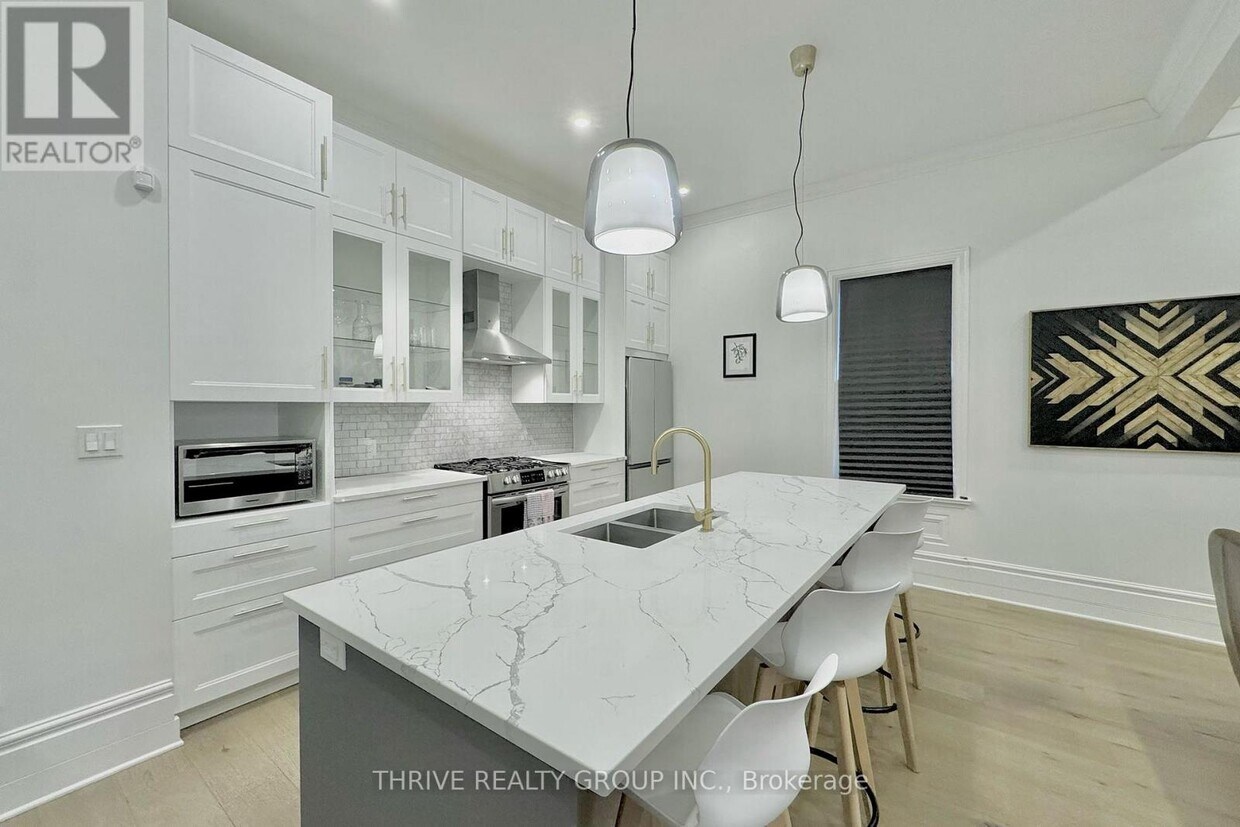 Primary Photo - 16 Horn St