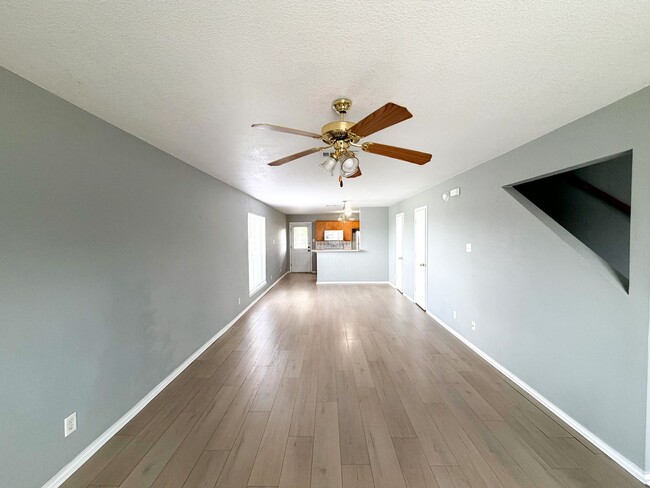 Foto del edificio - 5701 Allstar Ct