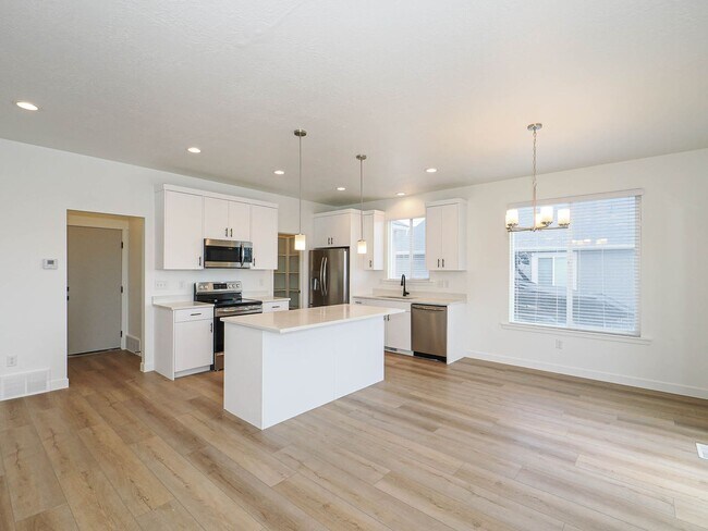 Foto del edificio - 4 Bedroom, 2.5 bathroom Eagle Mountain Home