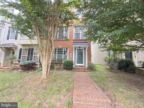 Building Photo - 11765 Skylark Rd