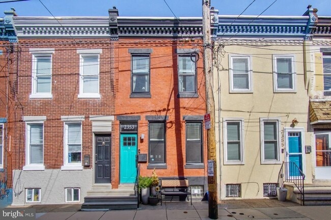 Building Photo - 2353 E Harold St