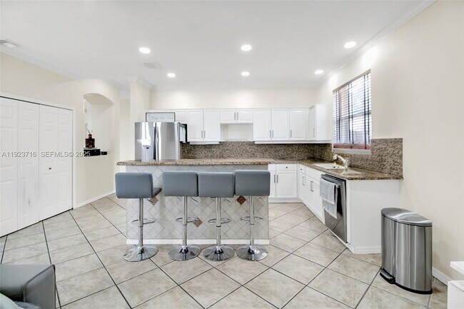 Building Photo - 15875 SW 149th Ln