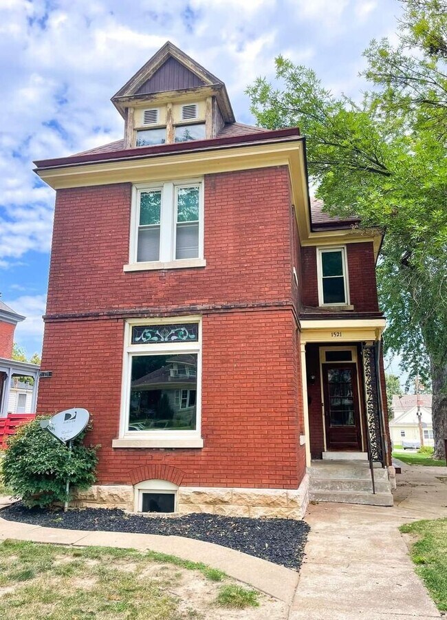 Building Photo - 1521 Spring St