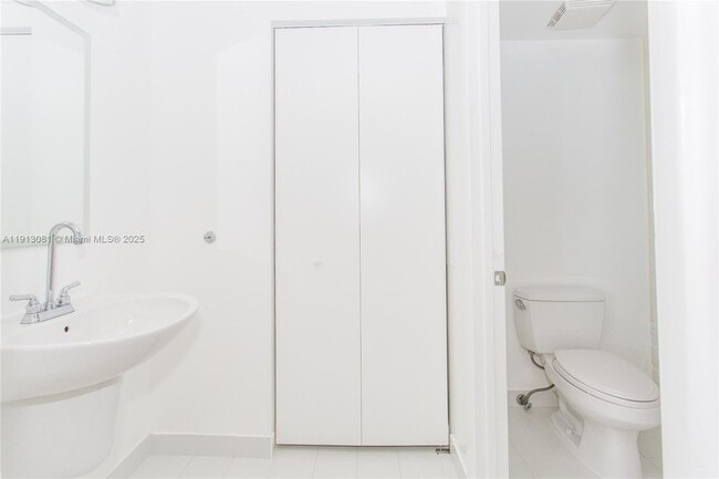 Building Photo - 690 SW 1st Ct