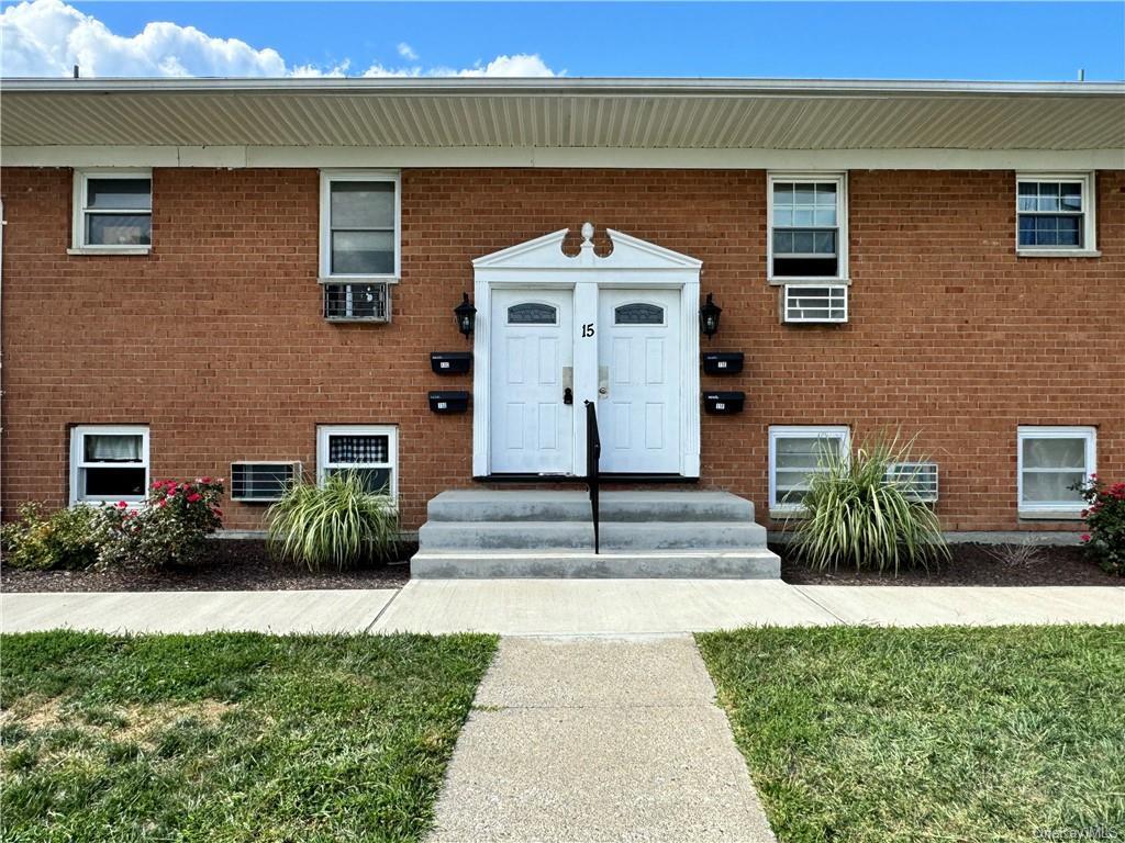 Primary Photo - 15 Alpine Dr