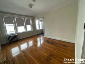 Building Photo - 1163 Boylston St