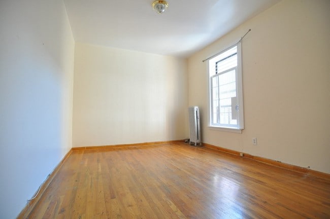 Building Photo - 60 W 129th St
