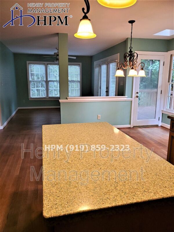 Building Photo - 205 Parkmeadow Dr