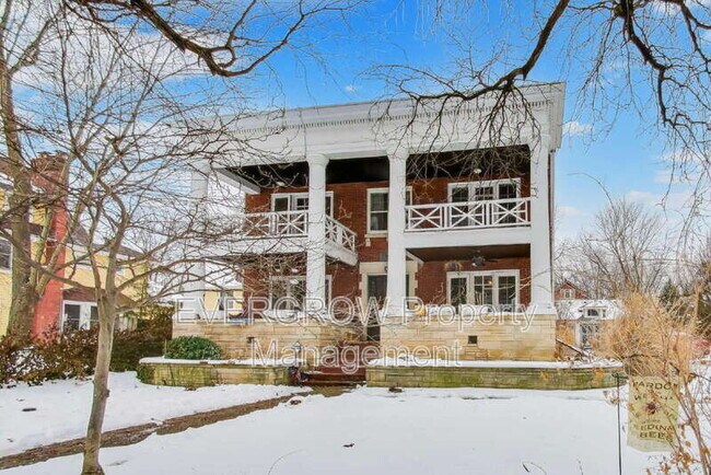 Foto del edificio - 945 Woodruff Place Middle Dr