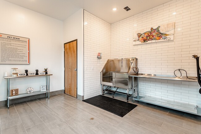 Building Photo - Pointe Grand Brick City