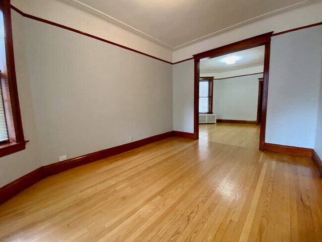 Building Photo - 3222 N Clifton Ave