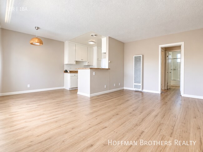 Building Photo - 12620 Caswell Ave
