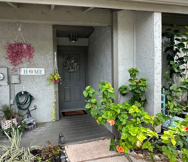 Building Photo - 251 Orange Grove Dr