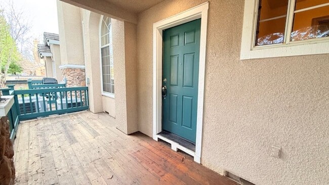 Building Photo - Beautiful 3BD/2.5BA, Multi-Level Townhome in the Shadowhawk Community in Danville- Available NOW!