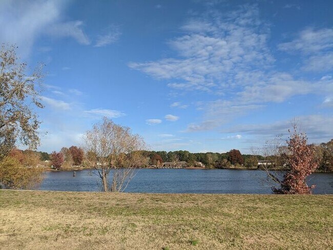 Foto del edificio - Lake Front Home
