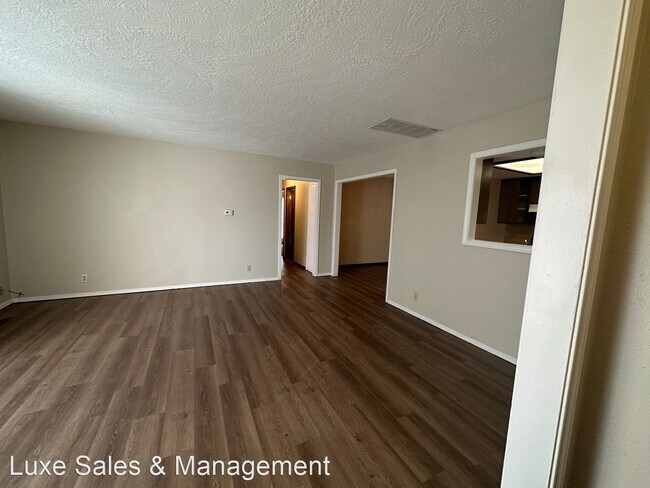Foto del edificio - 2 br, 2 bath House - 8304 NW 8th Street