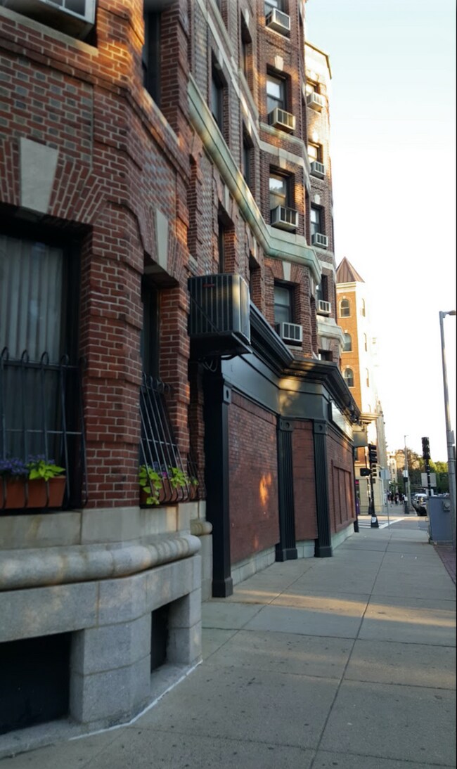 39 Hemenway St, Boston, MA 02115 Apartments Boston, MA