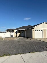 Building Photo - 2390 Cascade St