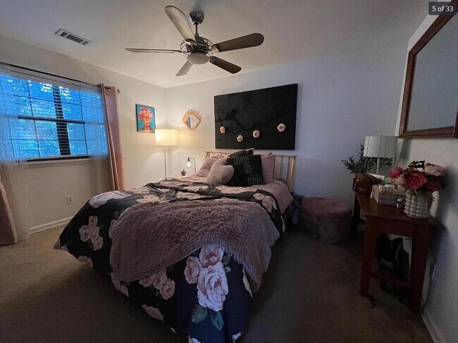 Foto del edificio - 317 8th St NE