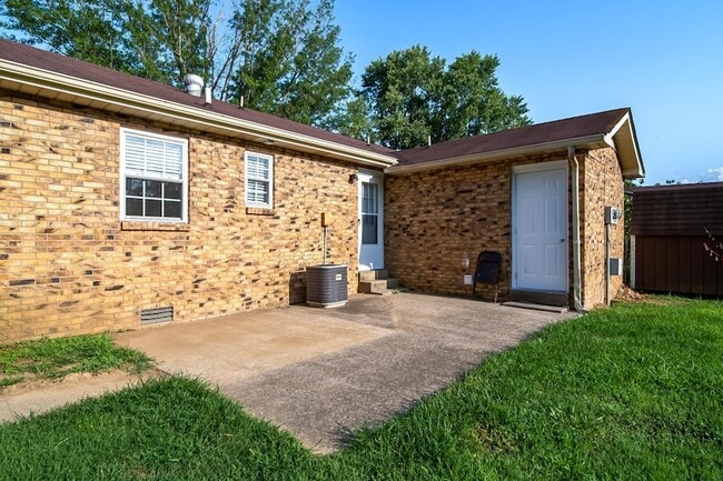 Building Photo - 1184 Meadowview Dr