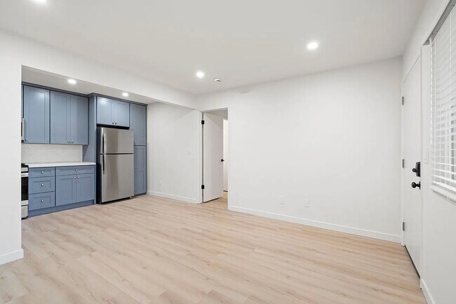 Foto del edificio - AVAILABLE AUGUST - BRAND NEW 1 BED/1BATH UNIT