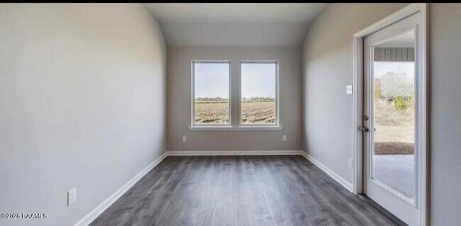 Foto del edificio - 121 Autumn Dr