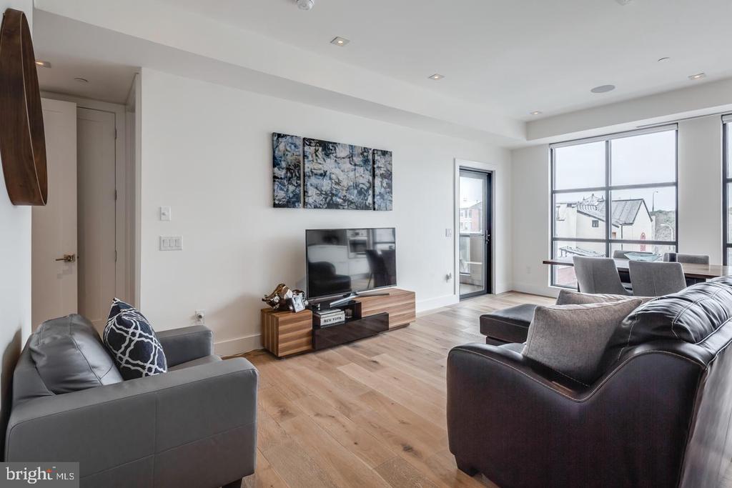 Foto principal - 240 N 2nd St