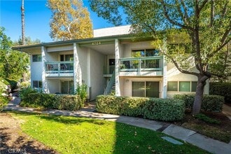 Building Photo - 4724 Park Granada