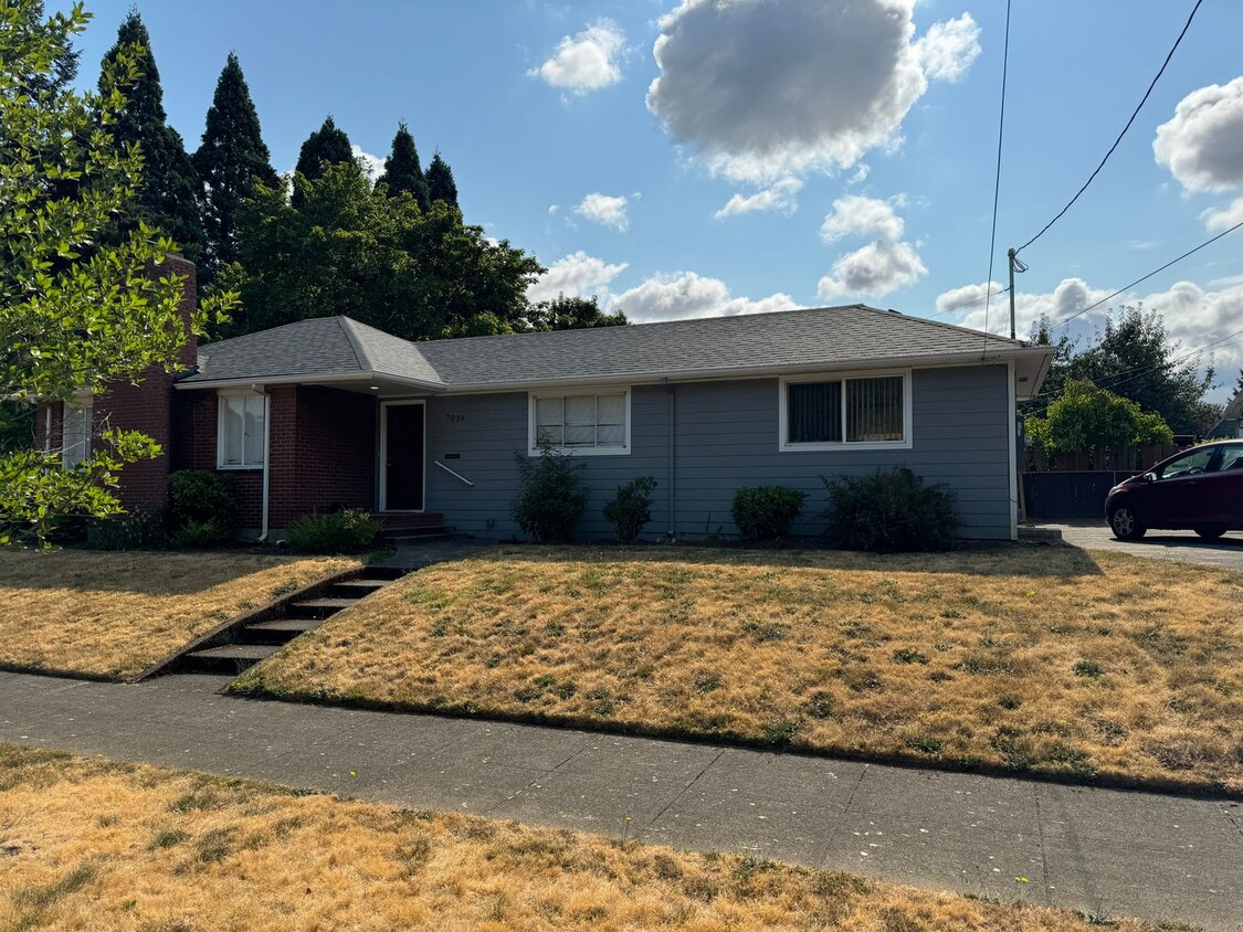 Primary Photo - University Park Home with Finished Basemen...