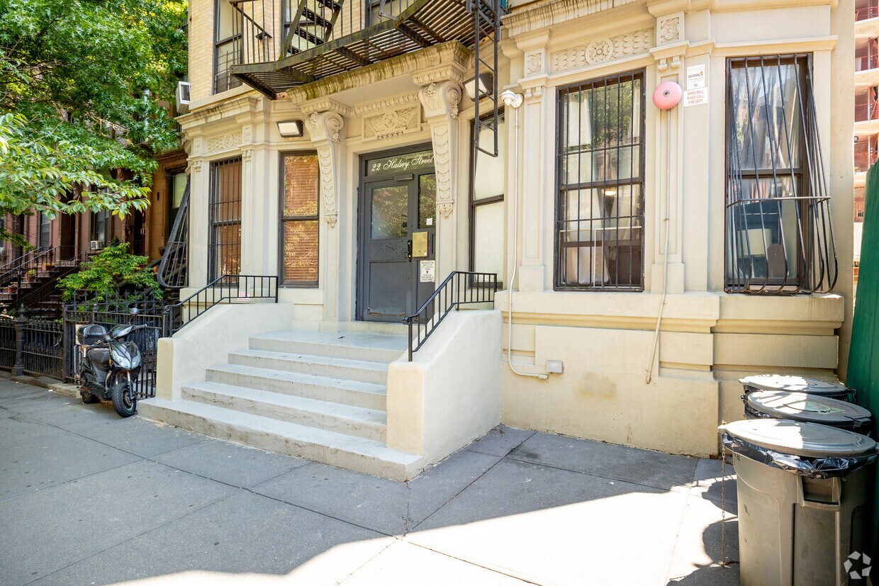 Building Photo - 22 Halsey Street