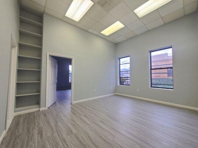 Building Photo - 318 Martin Luther King Jr Dr