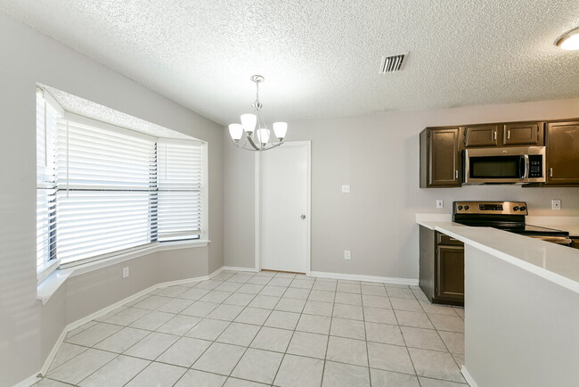Building Photo - 907 Cedar Run Dr