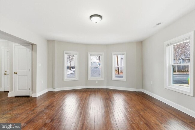 Building Photo - 520 S Kent St