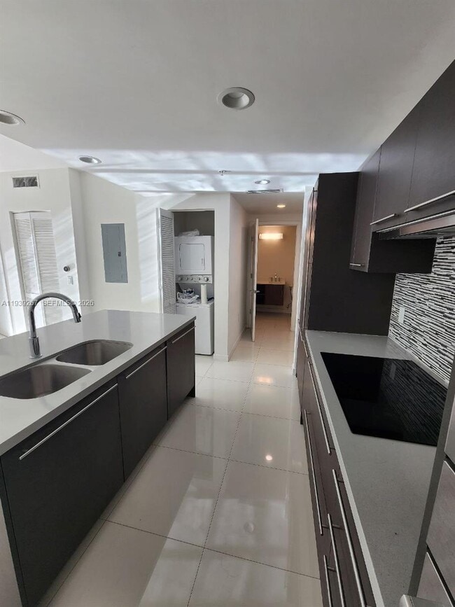 Foto del edificio - 7661 NW 107th Ave