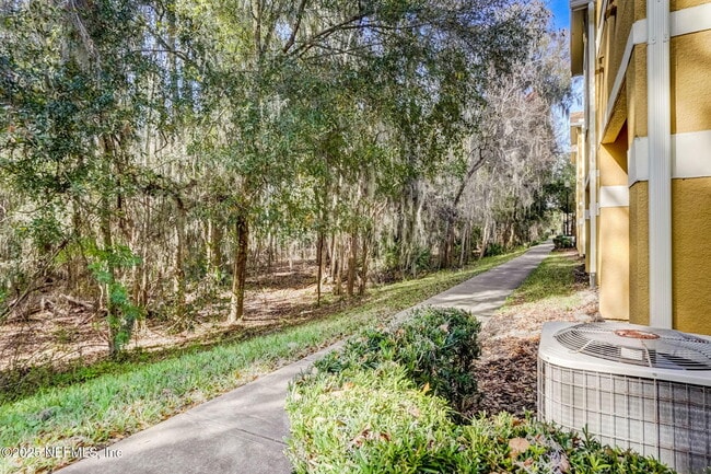 Foto del edificio - 8539 Gate Pkwy W