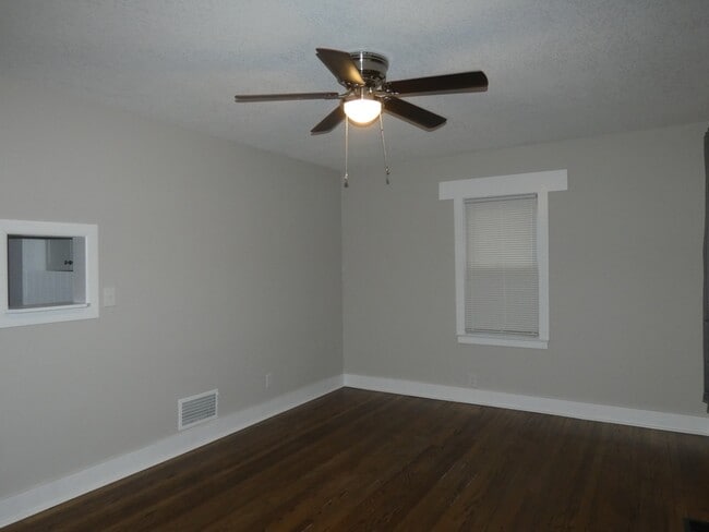 Building Photo - 4721 NE 47th Terrace