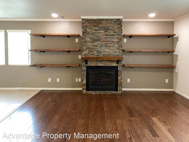 Foto del edificio - 4 br, 3 bath House - 303 Topaz Street