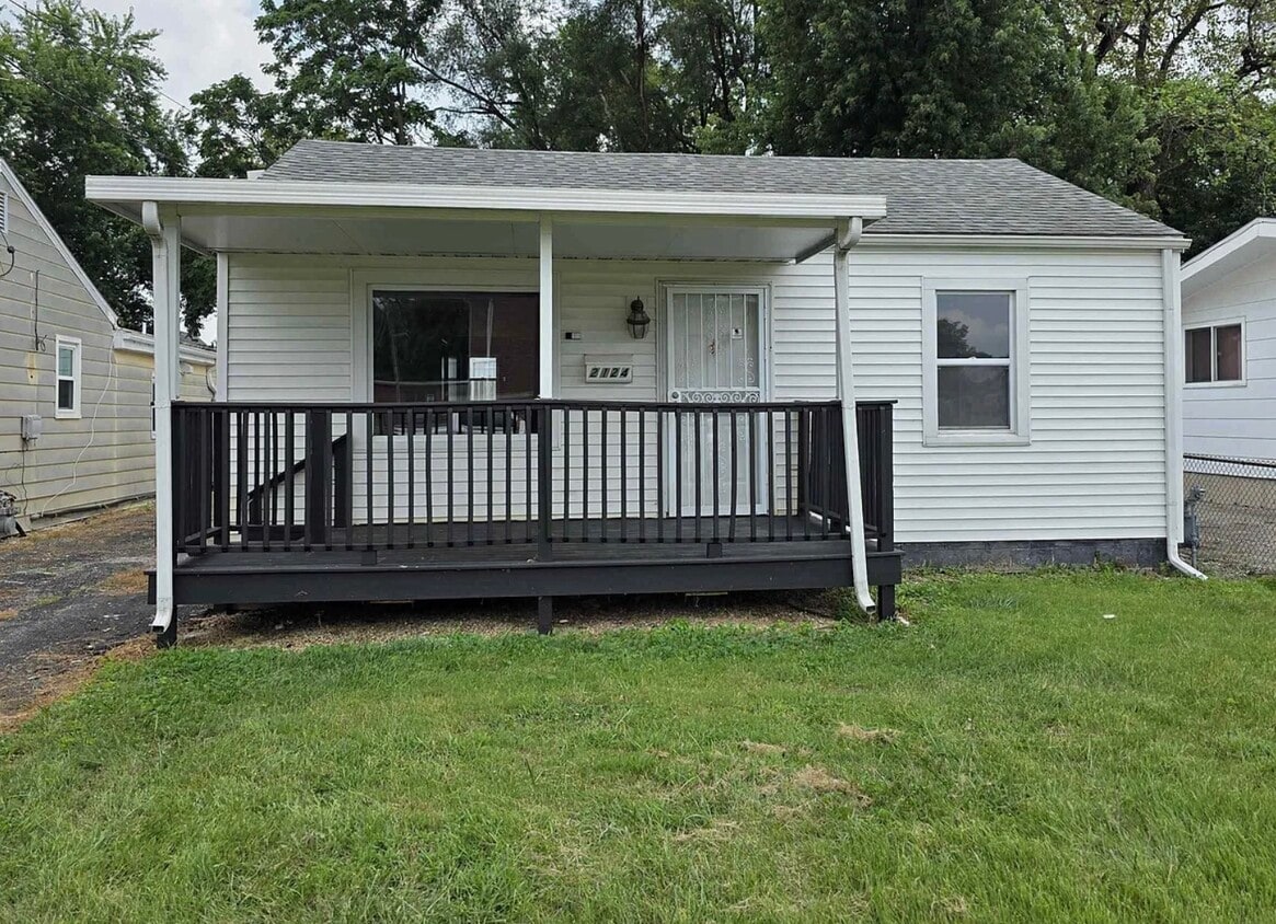 Primary Photo - 2124 Cincinnati Ave