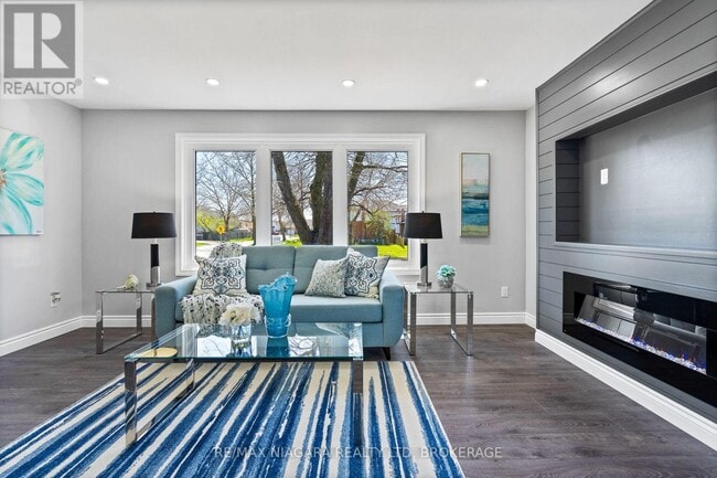 Building Photo - 8235 Paddock Trail Dr